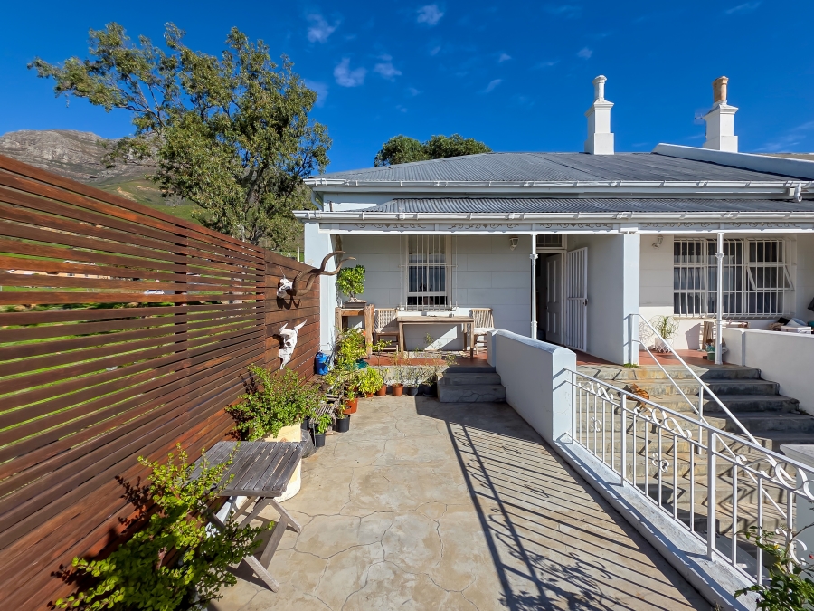 2 Bedroom Property for Sale in Zonnebloem Western Cape